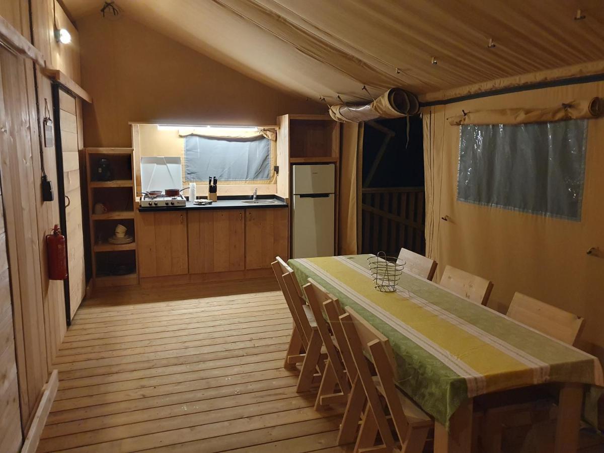 Luxury Safari Tents At Moulin Du Pommier Glamping & Camping Saulgond Exterior foto