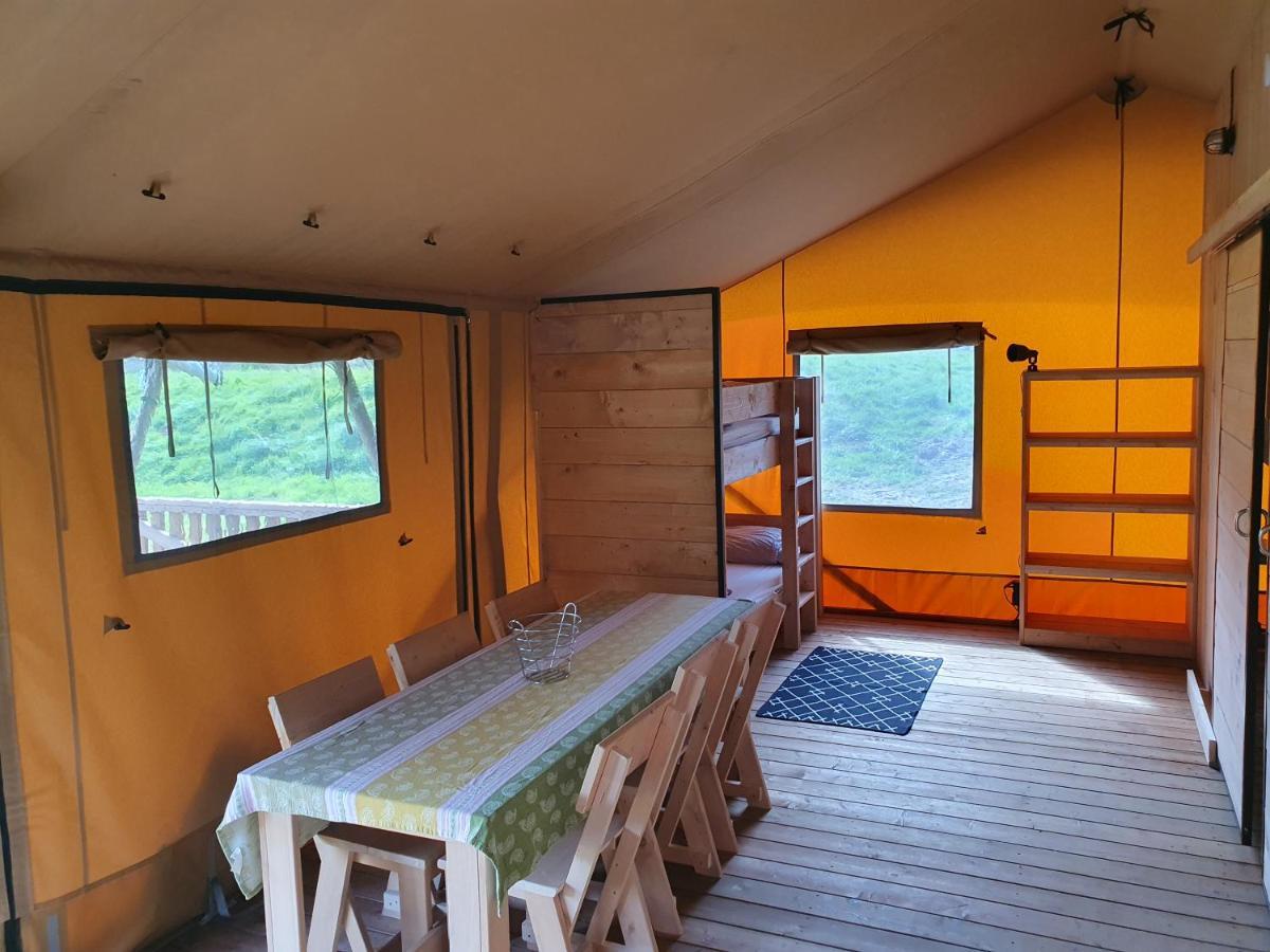 Luxury Safari Tents At Moulin Du Pommier Glamping & Camping Saulgond Exterior foto